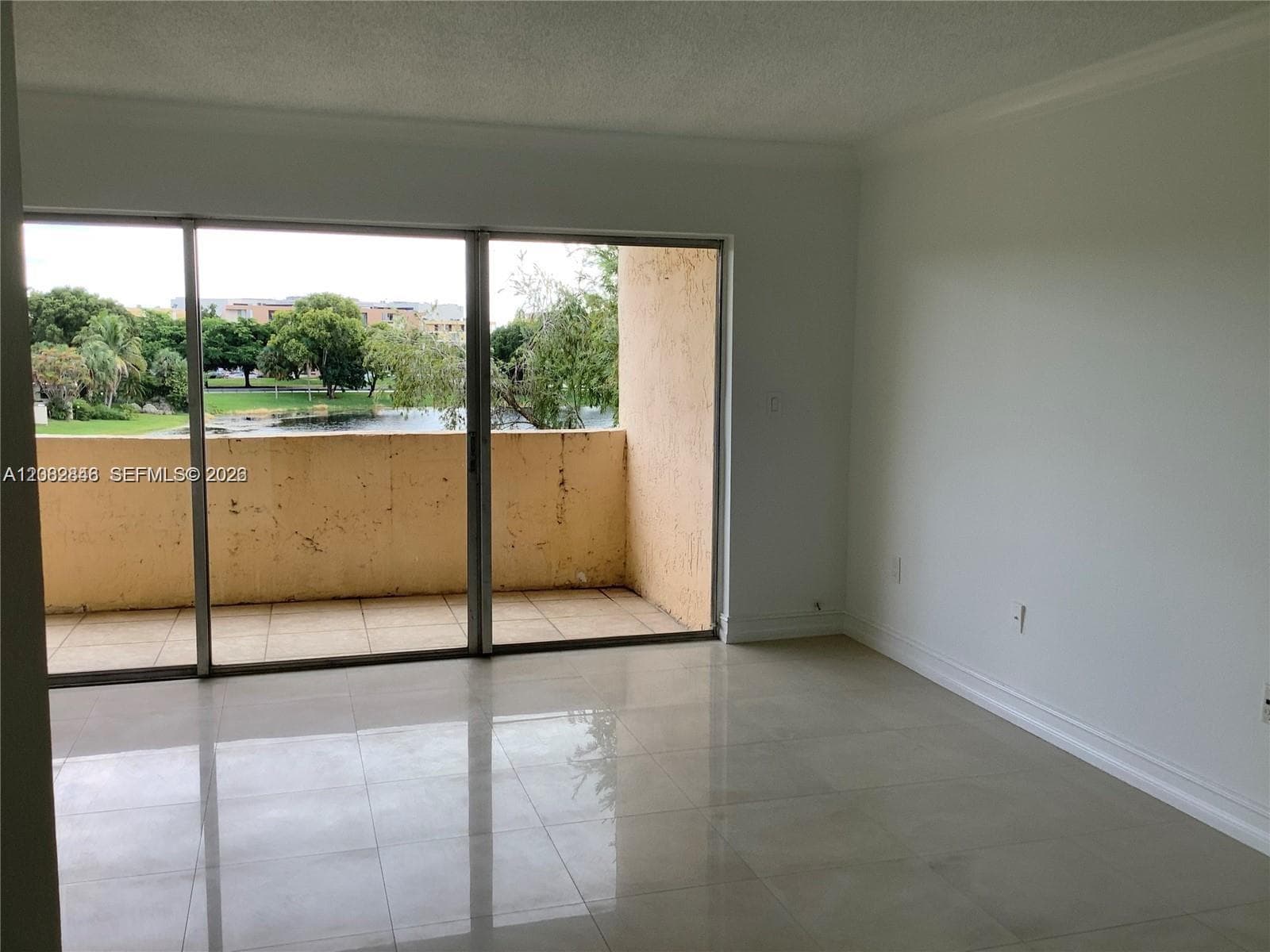 9359 Fontainebleau Blvd # F307, Miami, FL 33172 photo 4