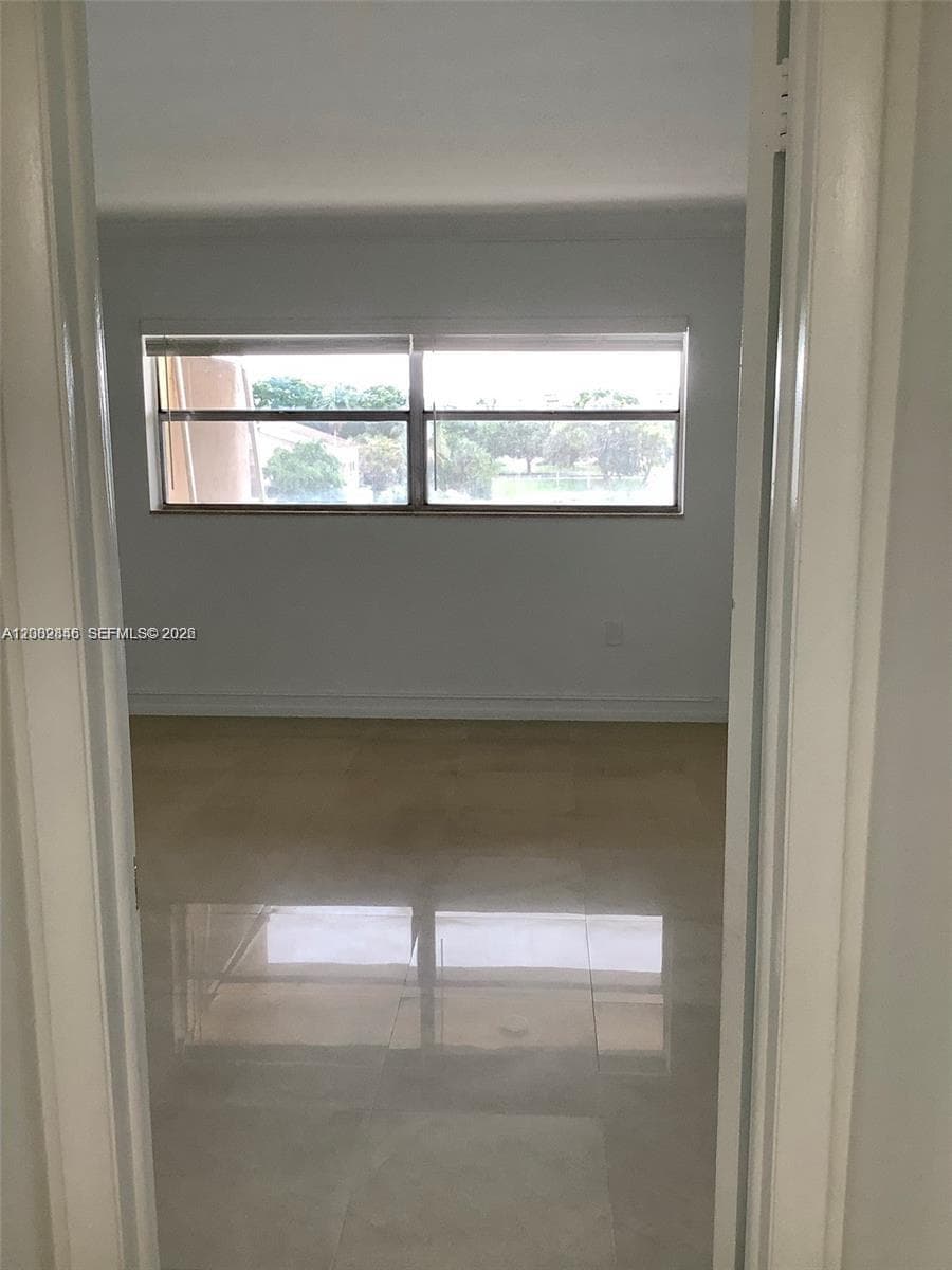 9359 Fontainebleau Blvd # F307, Miami, FL 33172 photo 8