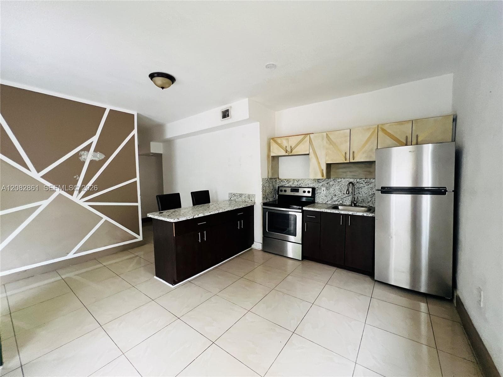 876 SW 2nd St # 2, Miami, FL 33130 photo 2