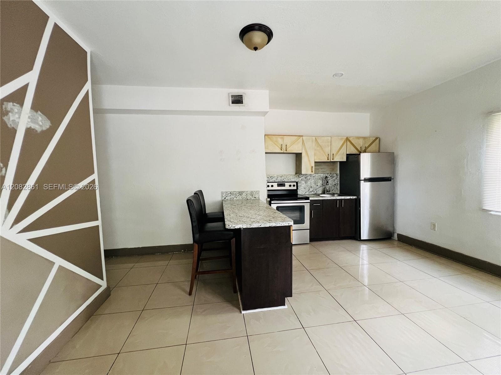 876 SW 2nd St # 2, Miami, FL 33130 photo 3