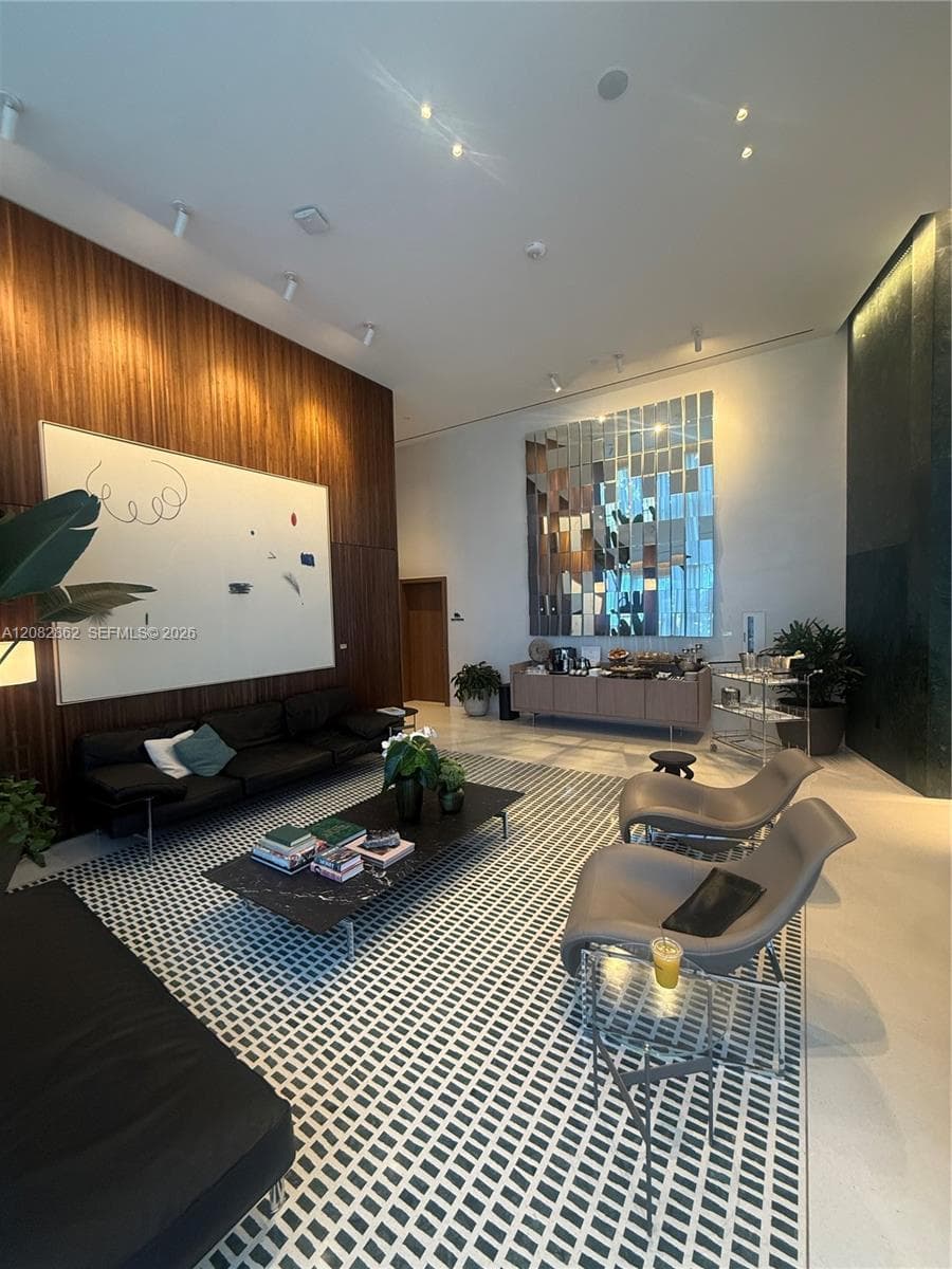 1400 Biscayne Blvd # 209, Miami, FL 33132 photo 3