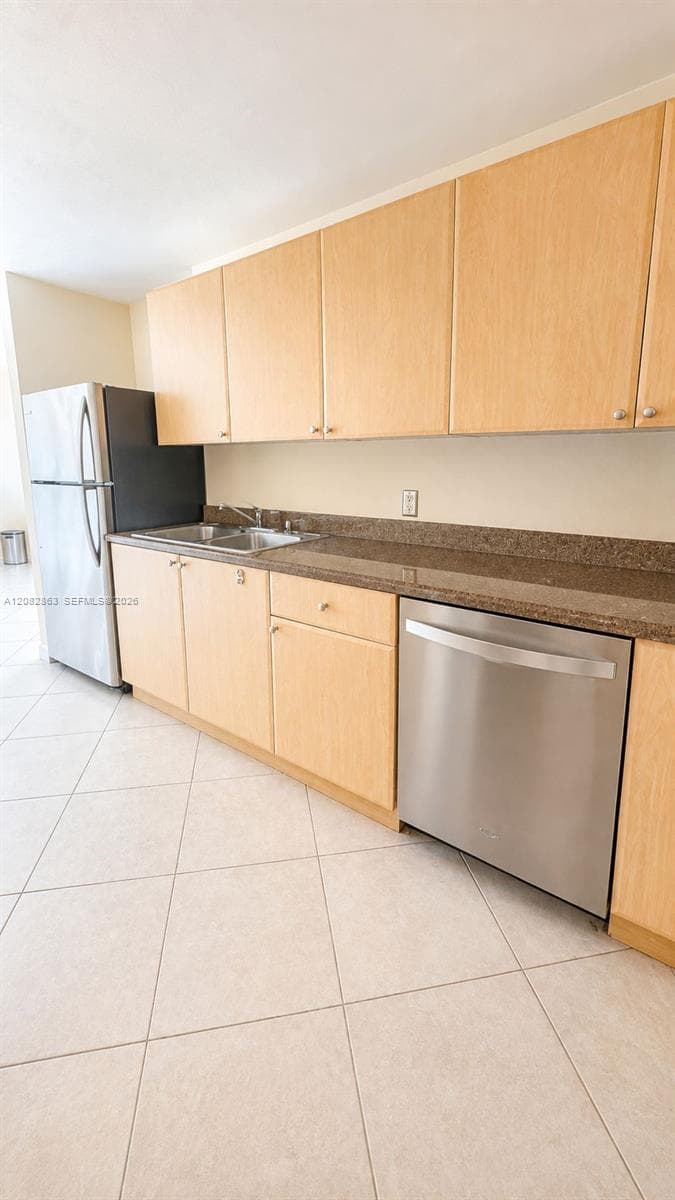 2280 SW 32nd Ave # 508, Miami, FL 33145 photo 8