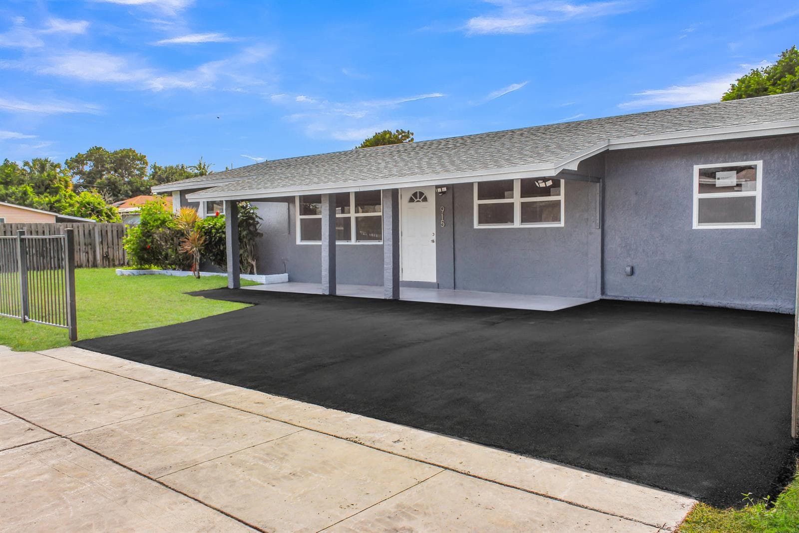 915 SW 3RD Street, Boynton Beach, FL 33435 photo 2