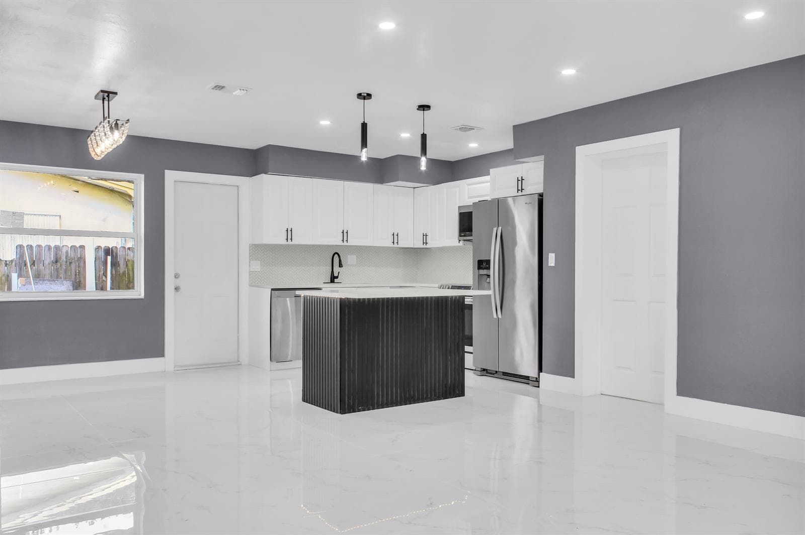 915 SW 3RD Street, Boynton Beach, FL 33435 photo 6