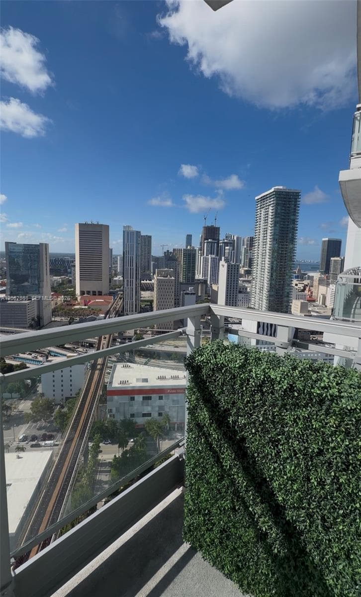 90 SW 3rd St # 3408, Miami, FL 33130 photo 3