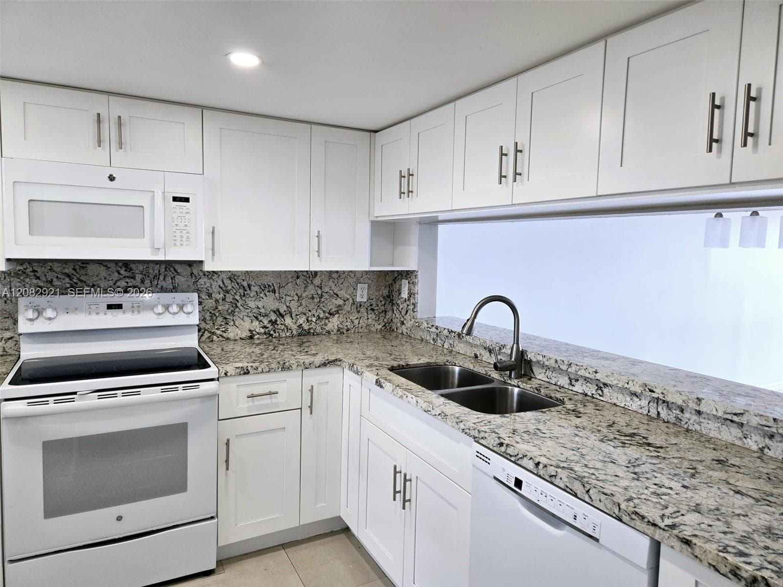 10290 NW 9th St Cir # 409, Miami, FL 33172 photo 2