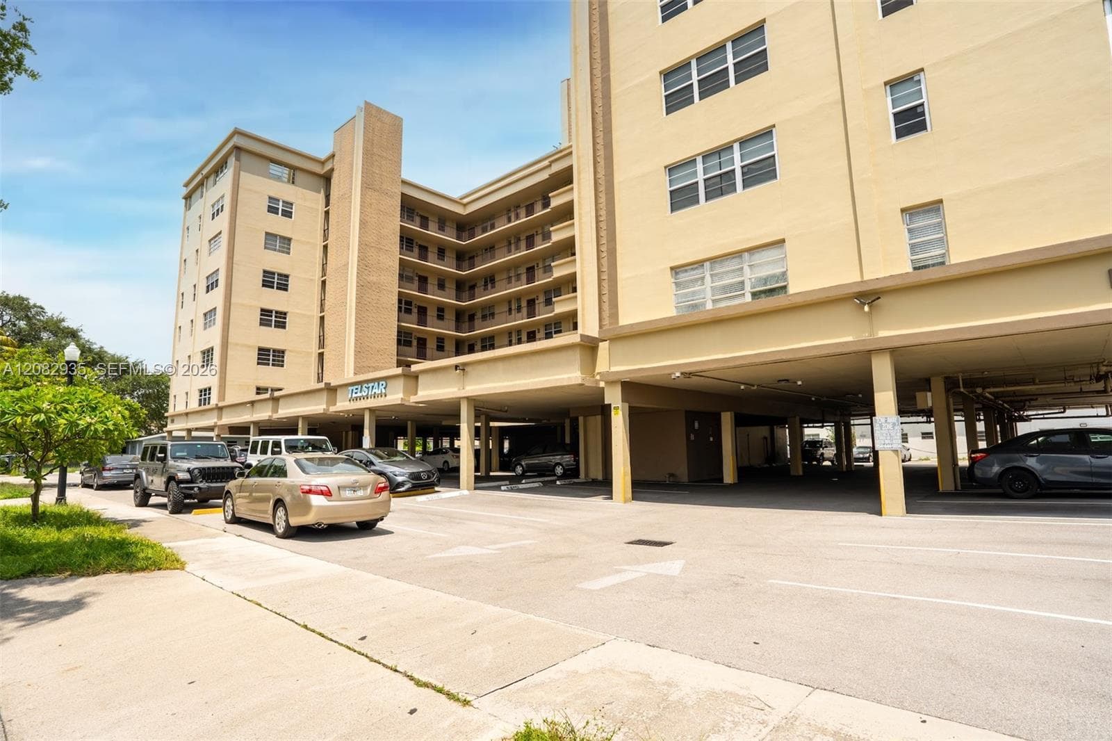 1811 Jefferson St # 601, Hollywood, FL 33020 photo 2