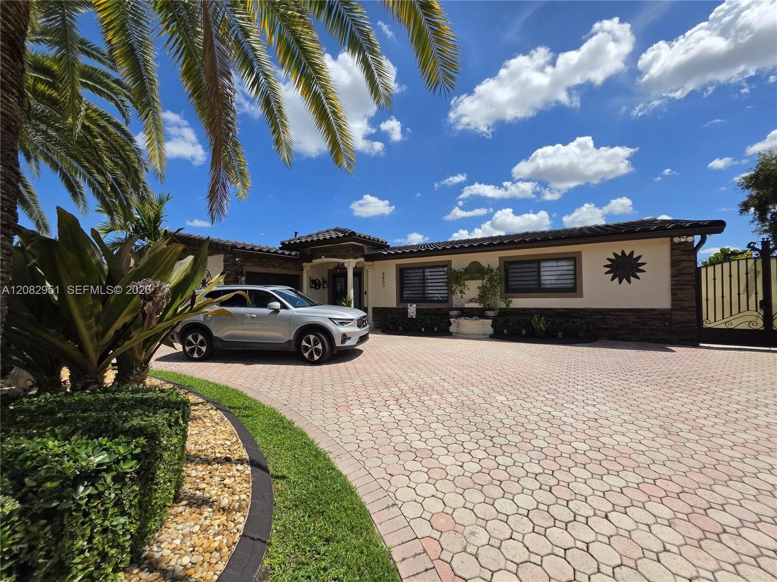8450 NW 178th St, Hialeah, FL 33015 photo 4