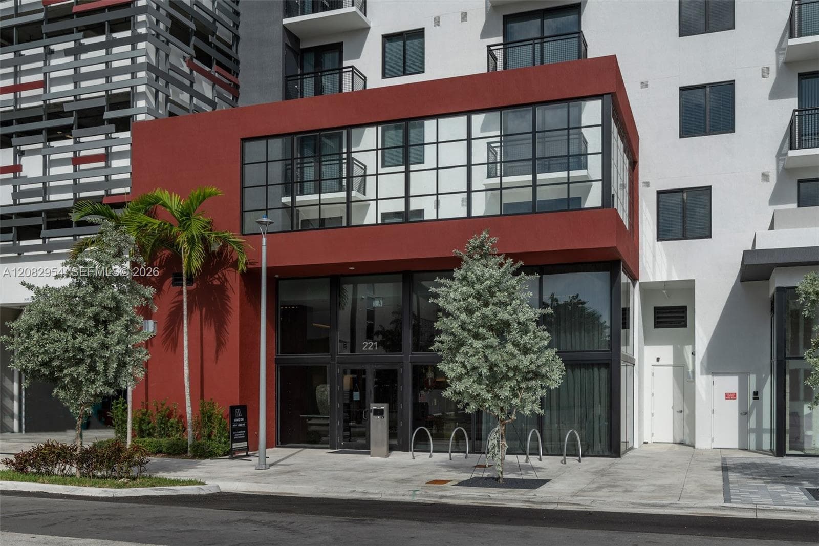 221 SW 12th St # 603, Miami, FL 33130 photo 2