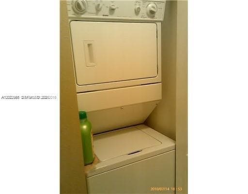 900 SW 8th St # 1108, Miami, FL 33130 photo 2