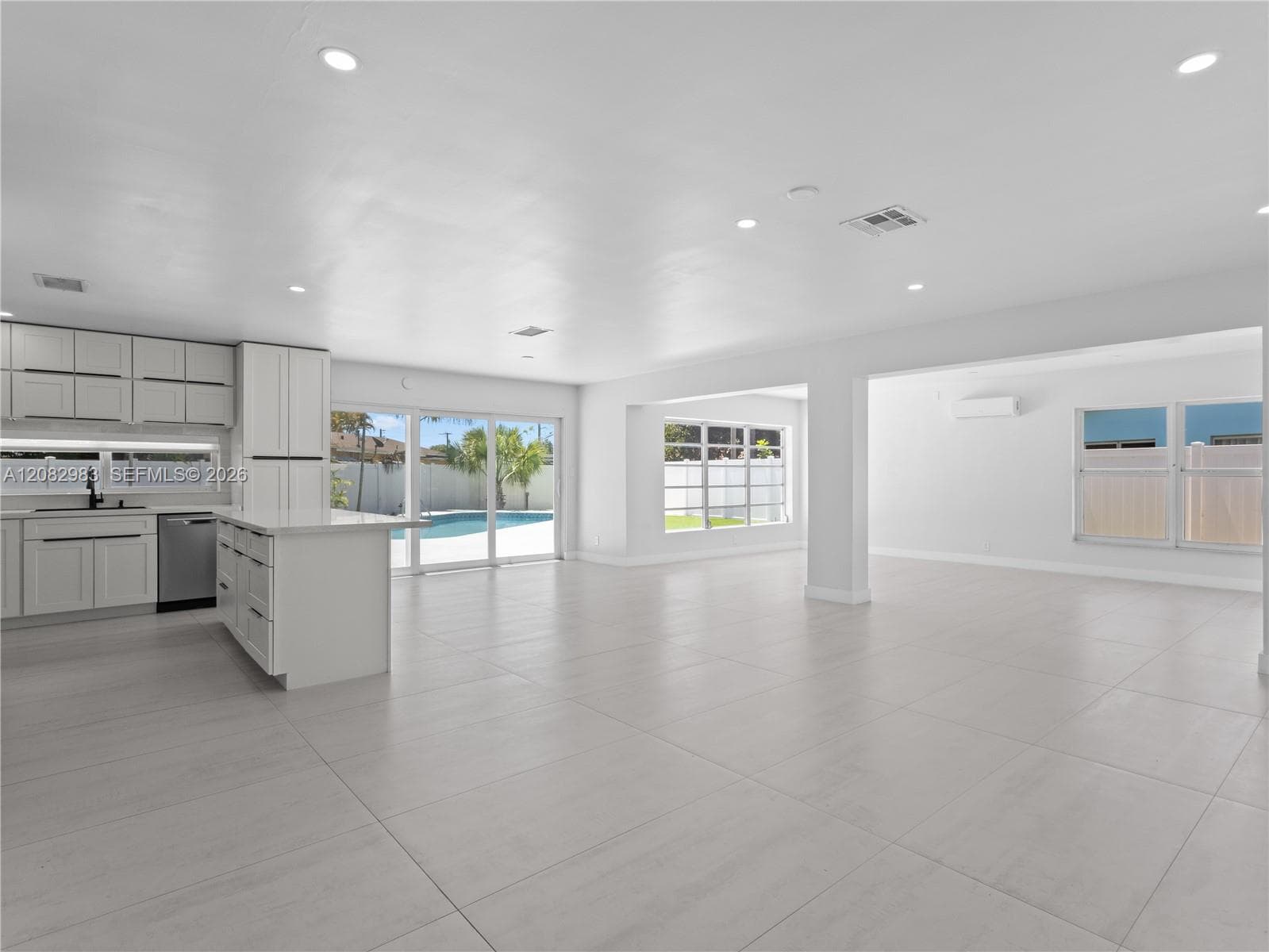 421 S 56th Ter, Hollywood, FL 33023 photo 6
