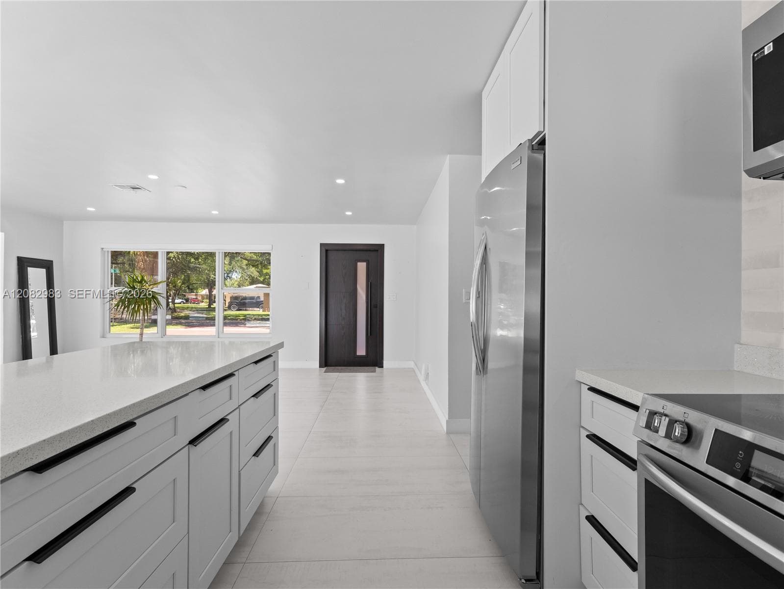 421 S 56th Ter, Hollywood, FL 33023 photo 9