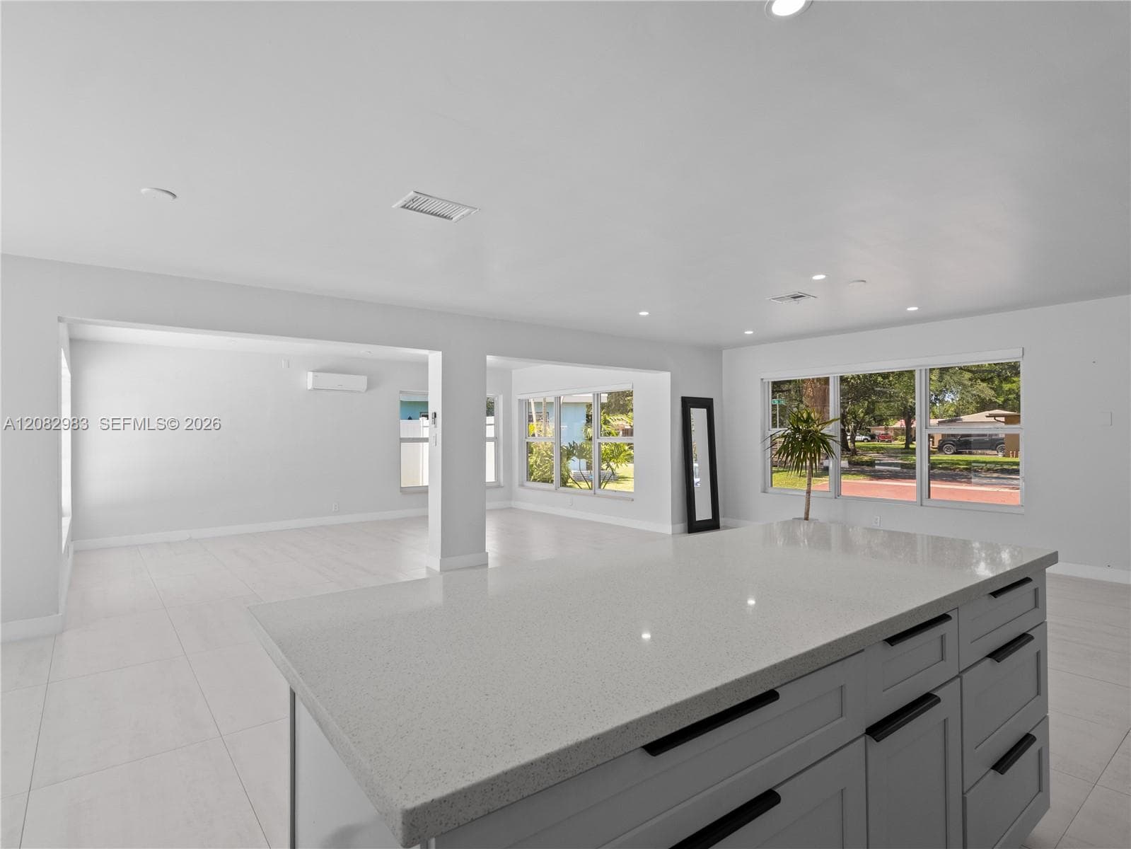 421 S 56th Ter, Hollywood, FL 33023 photo 8