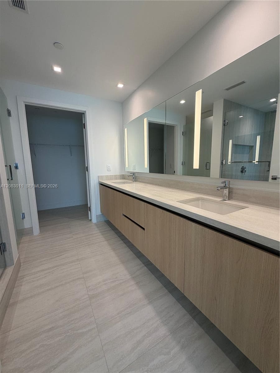2411 Laguna Cir # 307, North Miami, FL 33181 photo 6