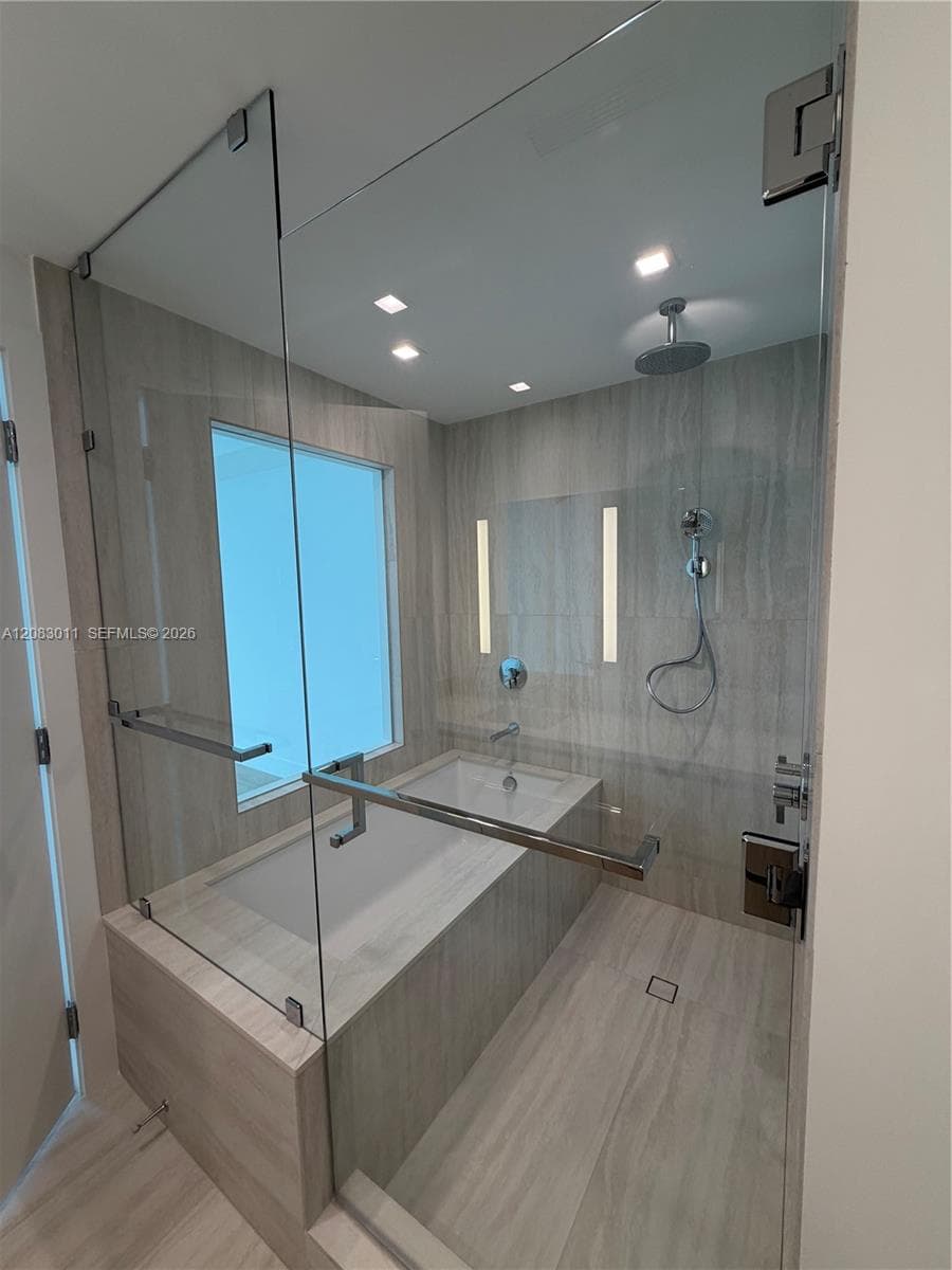 2411 Laguna Cir # 307, North Miami, FL 33181 photo 7