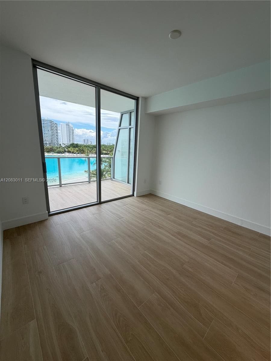 2411 Laguna Cir # 307, North Miami, FL 33181 photo 3
