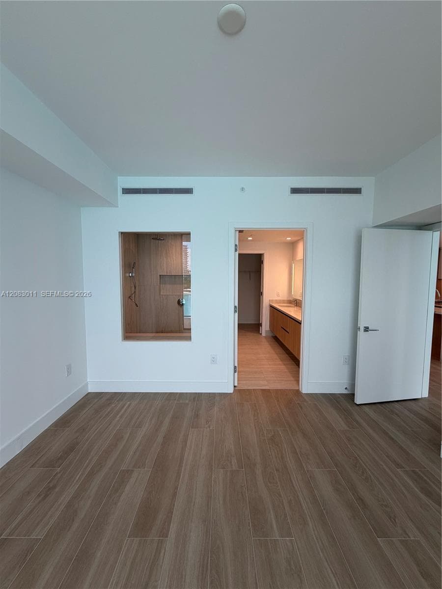 2411 Laguna Cir # 307, North Miami, FL 33181 photo 5