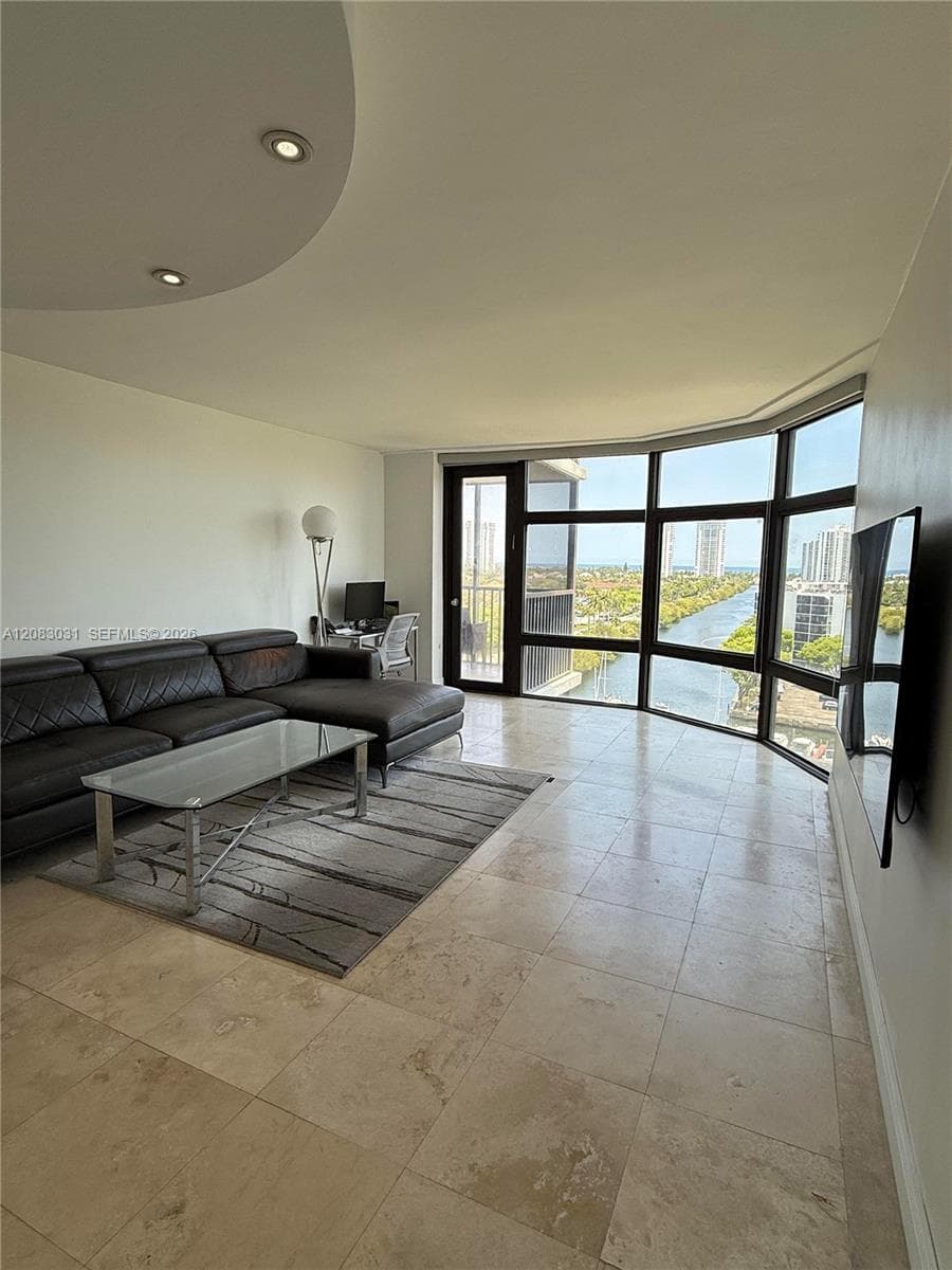 3375 N Country Club Dr # 1004, Aventura, FL 33180 photo 2