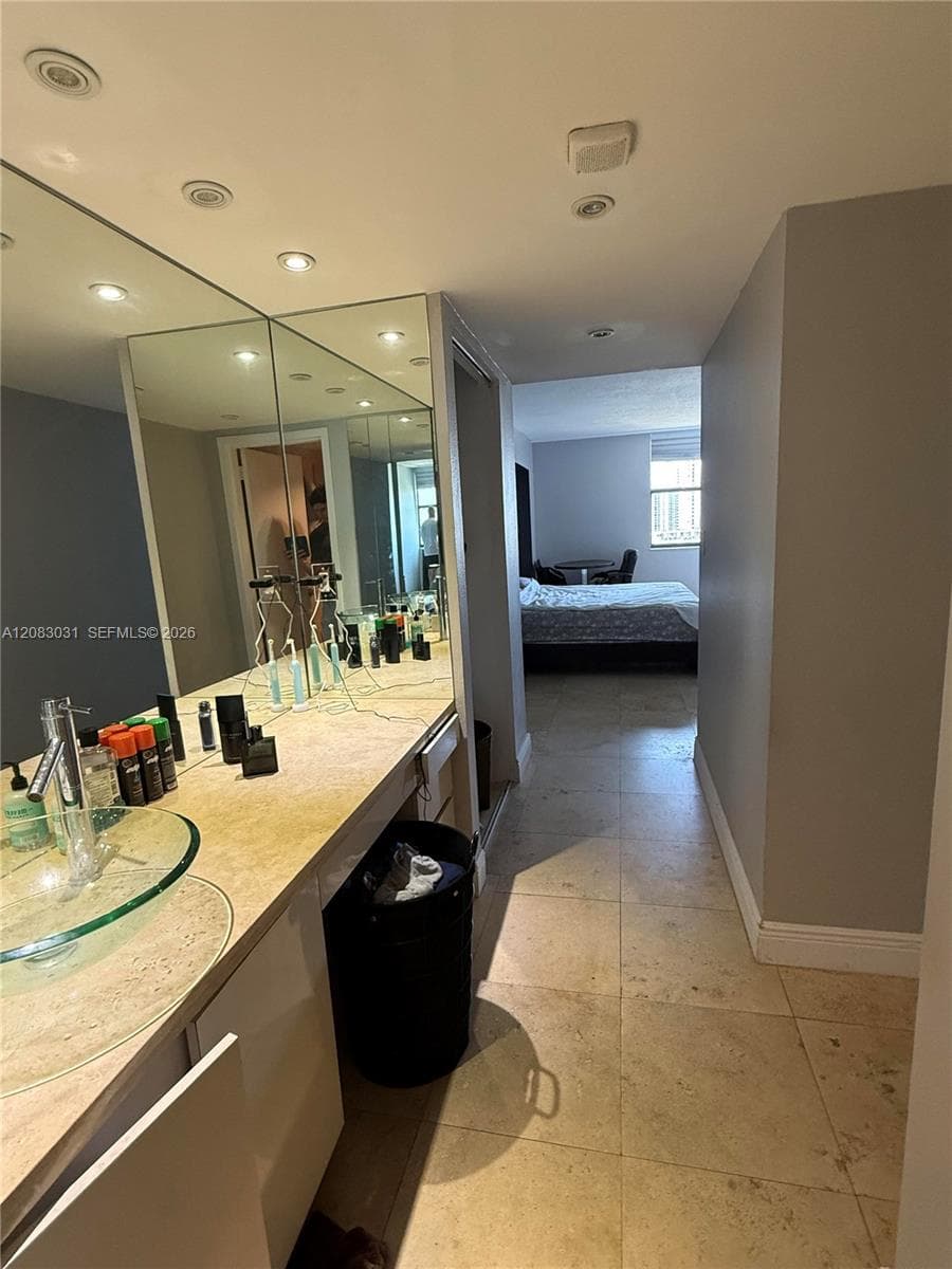 3375 N Country Club Dr # 1004, Aventura, FL 33180 photo 11