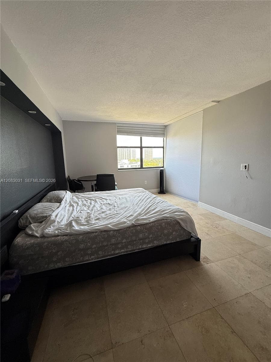 3375 N Country Club Dr # 1004, Aventura, FL 33180 photo 8