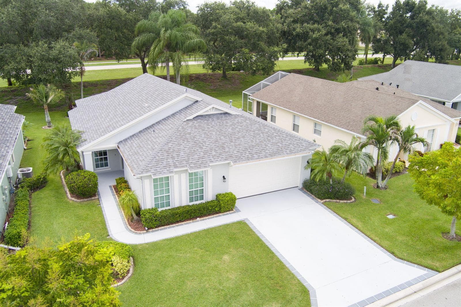 228 SW LAKE FOREST Way, Port St. Lucie, FL 34986 photo 2