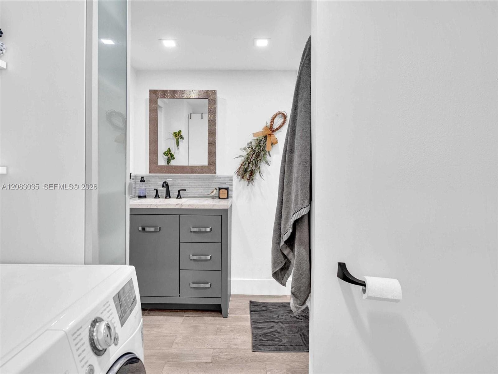 1700 NE 191st St # 102, Miami, FL 33179 photo 3