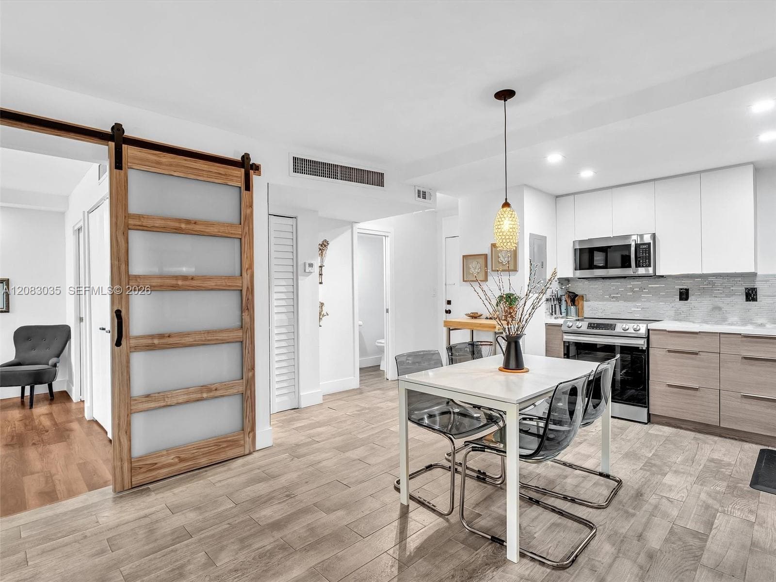 1700 NE 191st St # 102, Miami, FL 33179 photo 9