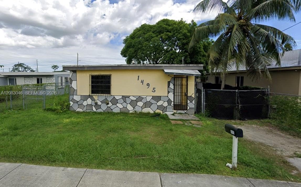 1495 NW 7th Pl, Florida City, FL 33034