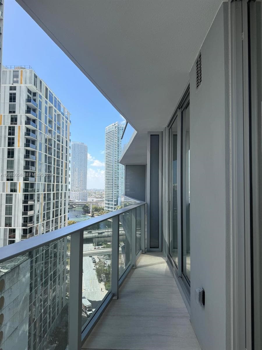 77 SE 5TH # 1611, Miami, FL 33131 photo 6