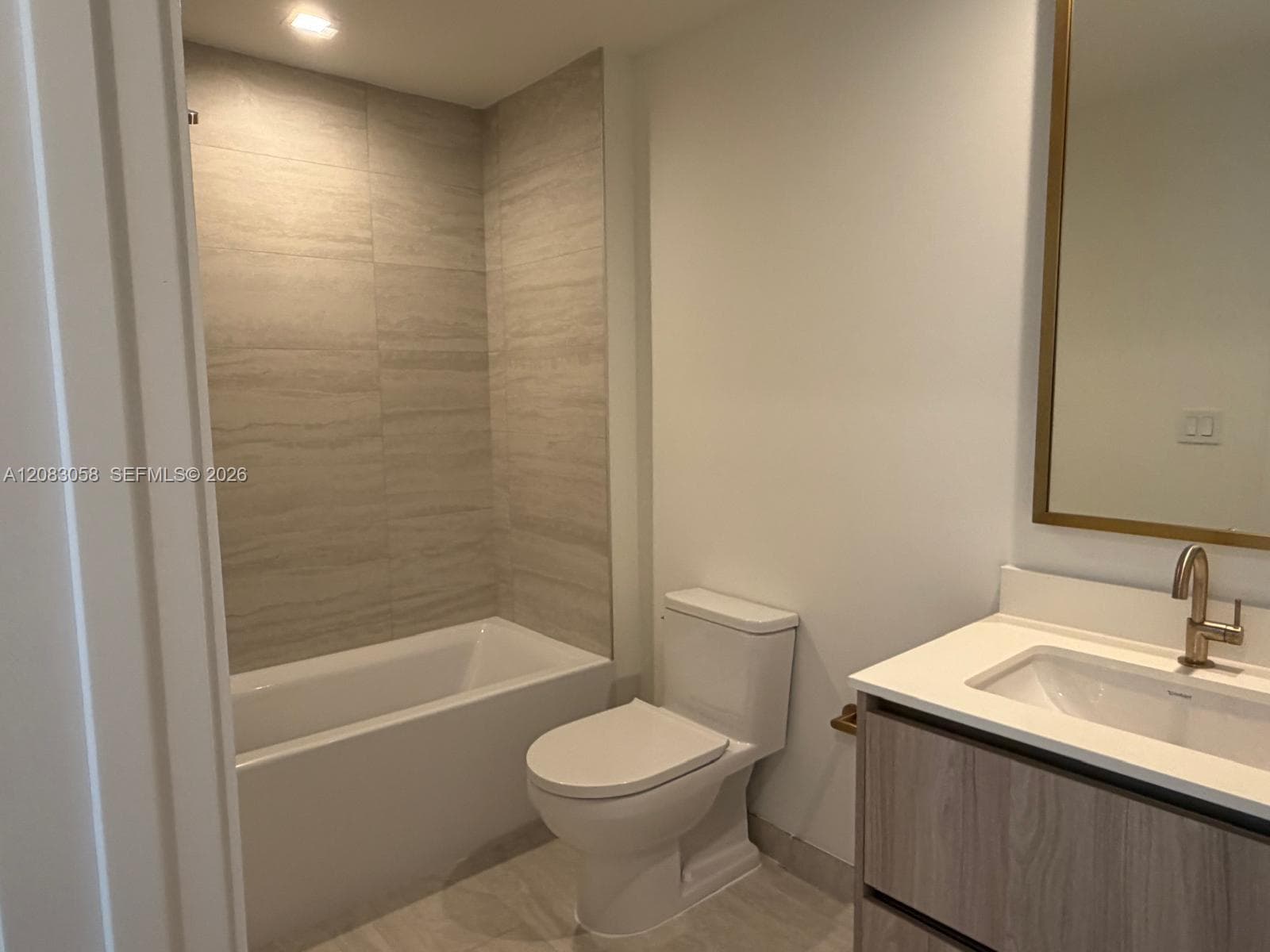77 SE 5TH # 1611, Miami, FL 33131 photo 12