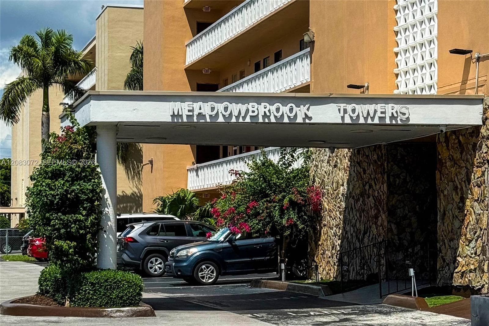 301 NE 14th Ave # 504, Hallandale Beach, FL 33009 photo 2