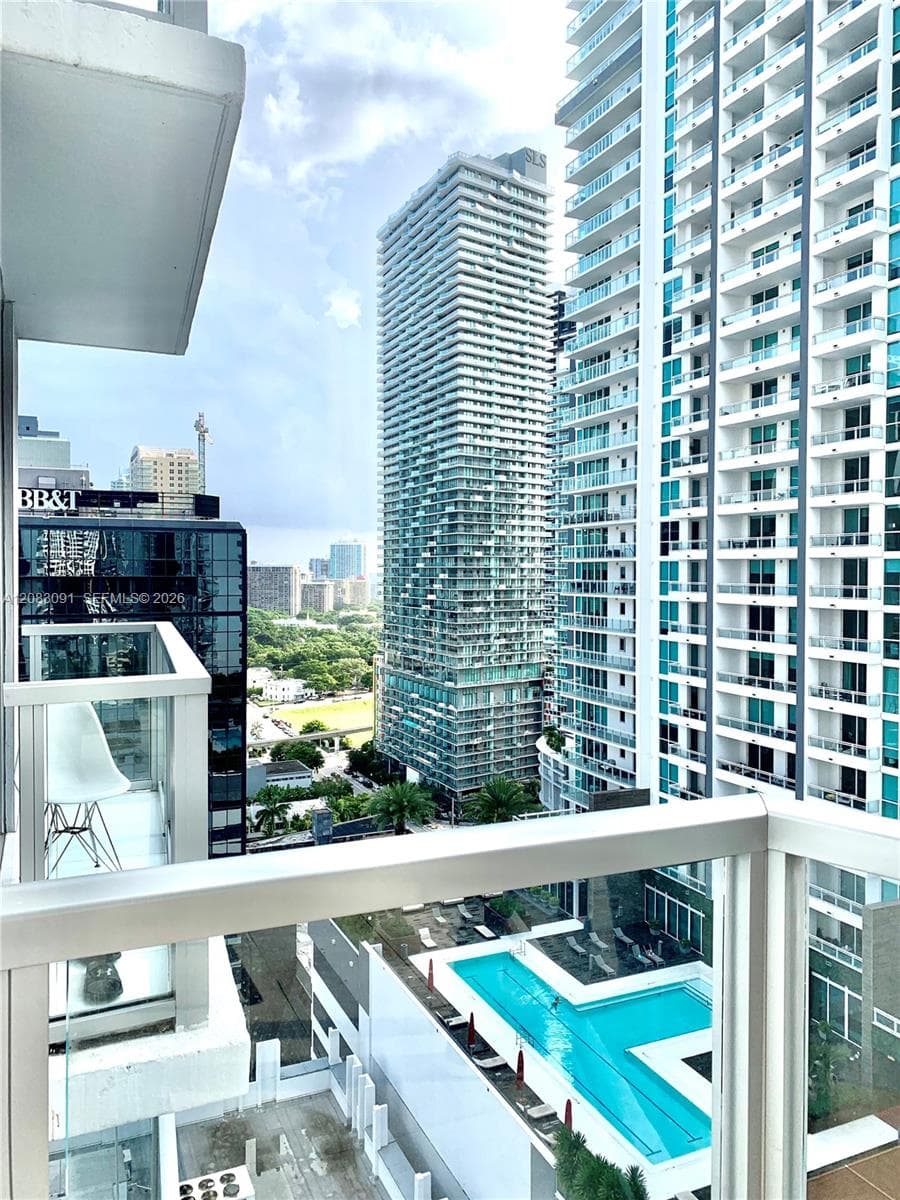 1060 Brickell Ave # 1713, Miami, FL 33131 photo 2