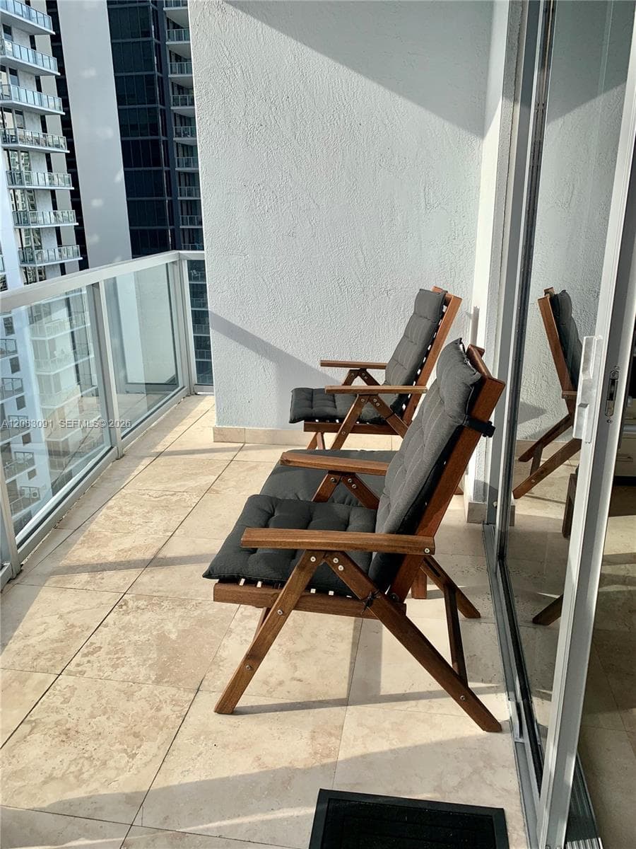 1060 Brickell Ave # 1713, Miami, FL 33131 photo 3