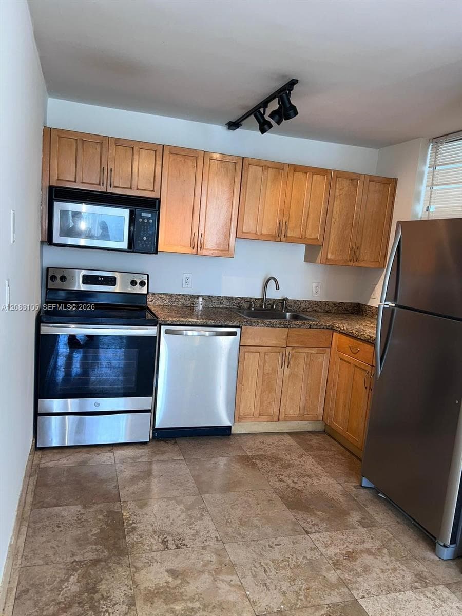 1801 S Treasure Dr # 429, North Bay Village, FL 33141