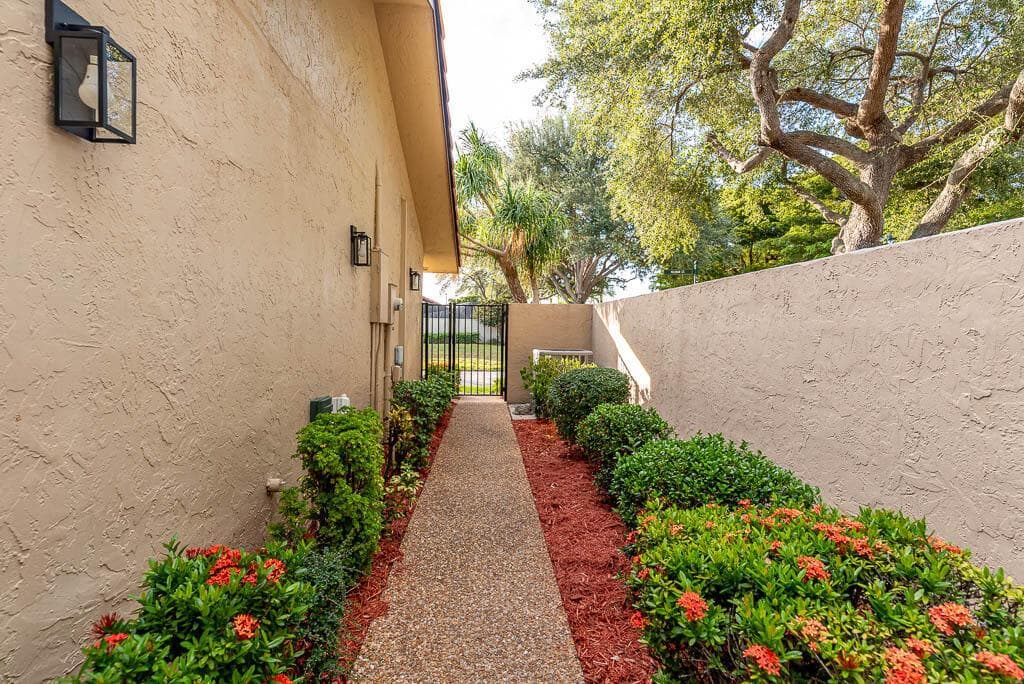 6876 PALMAR Court, Boca Raton, FL 33433 photo 3