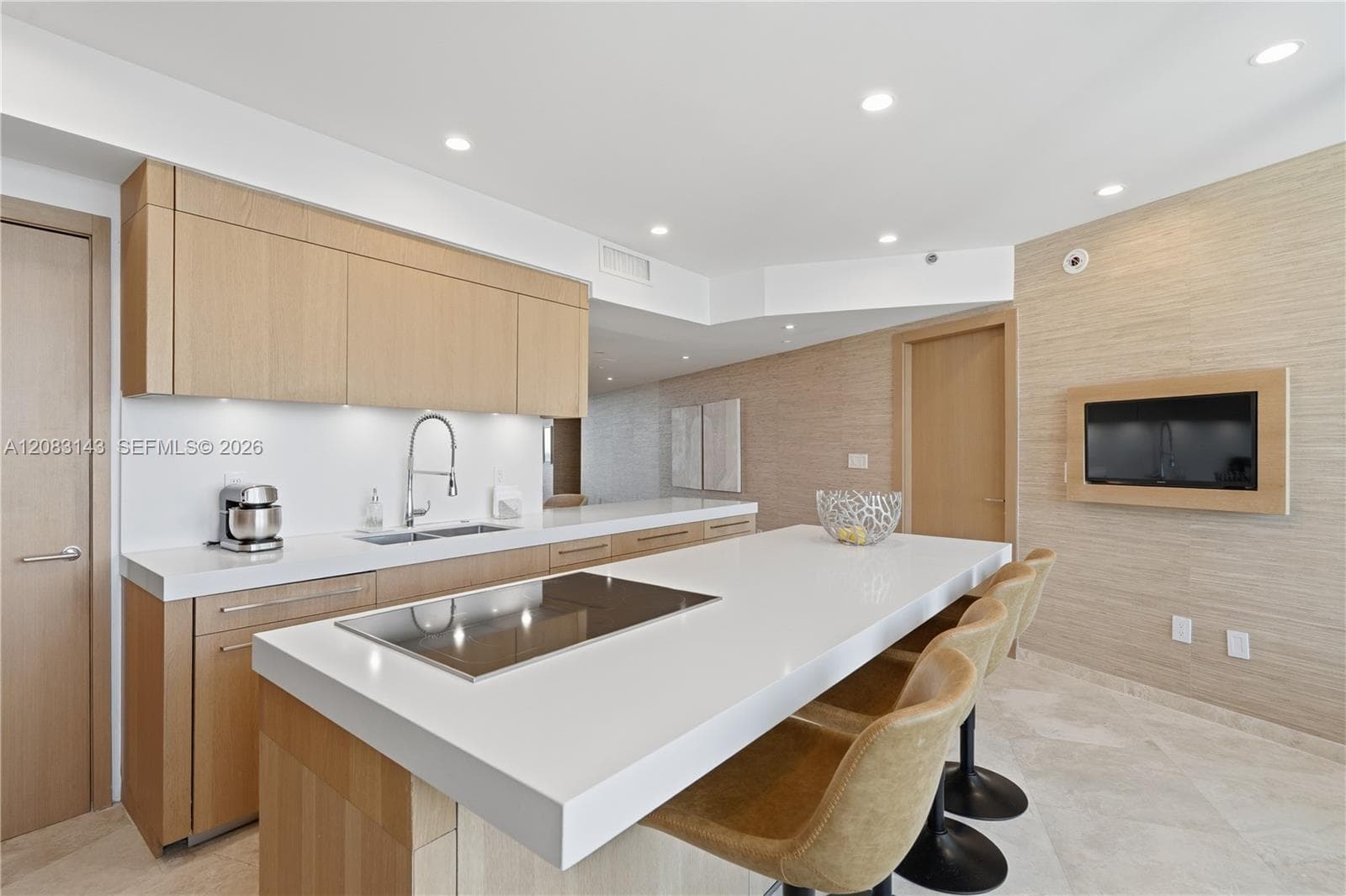 1000 S Pointe Dr # 2202, Miami Beach, FL 33139 photo 6