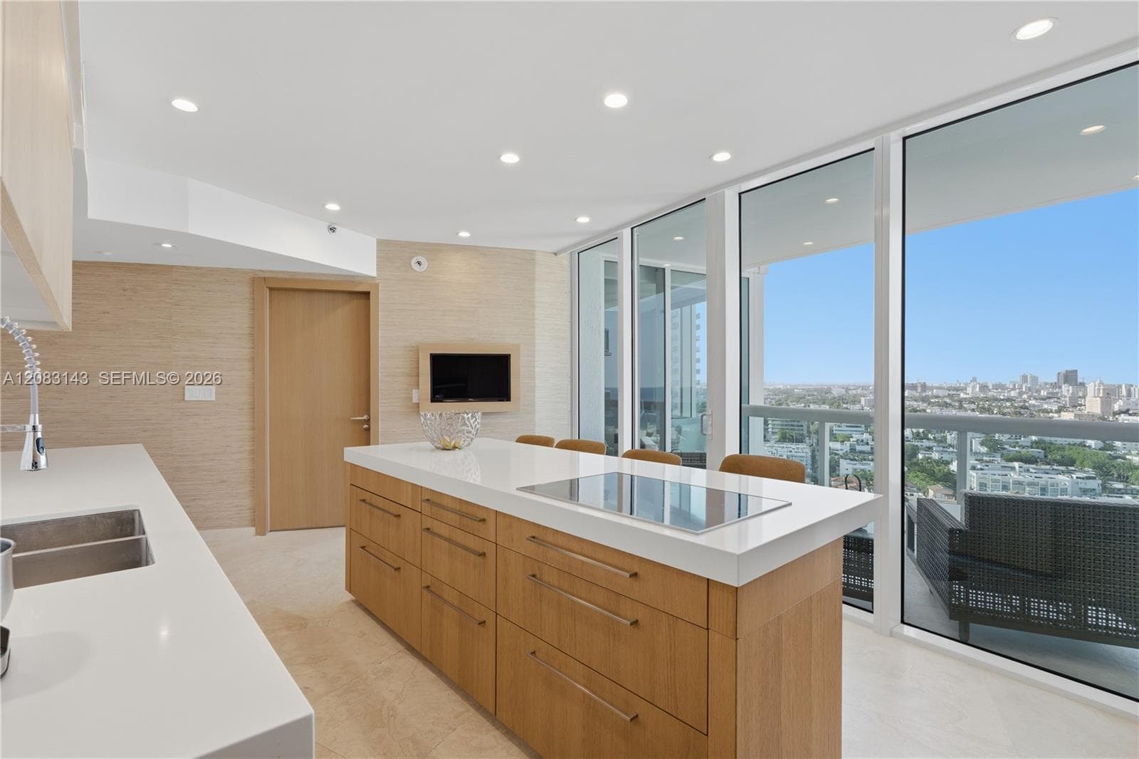 1000 S Pointe Dr # 2202, Miami Beach, FL 33139 photo 10