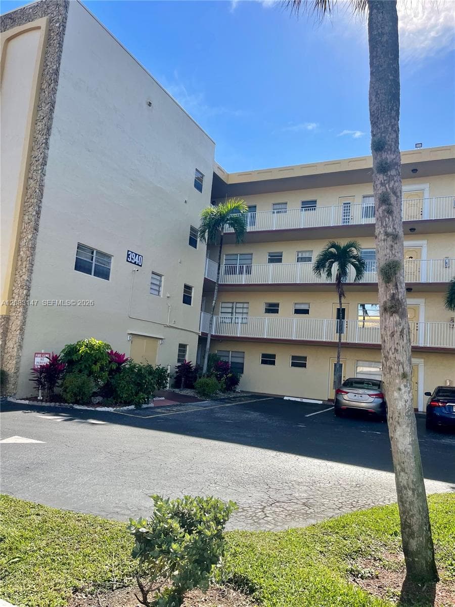 3940 NW 42nd Ave # 321, Lauderdale Lakes, FL 33319 photo 2