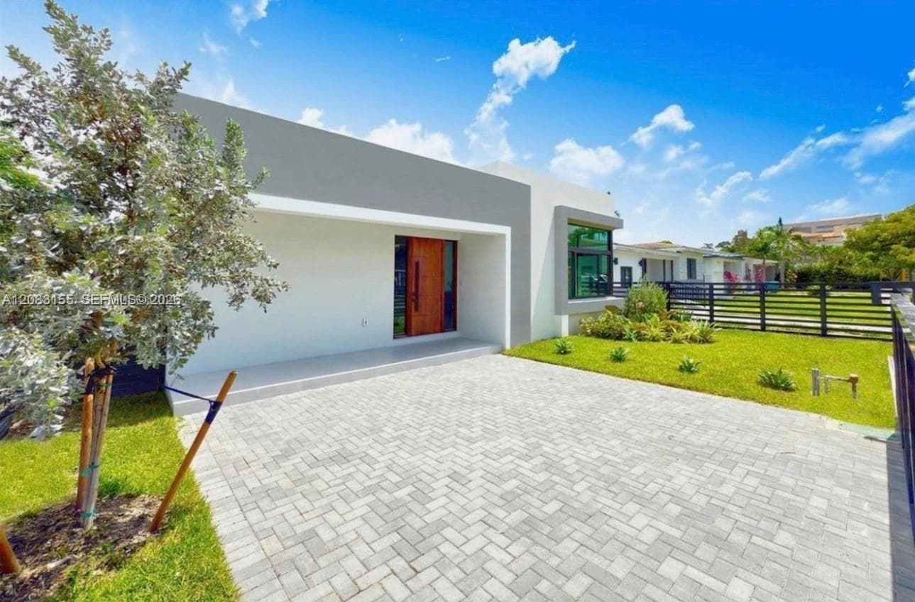 816 NW 21st Ct, Miami, FL 33125 photo 6