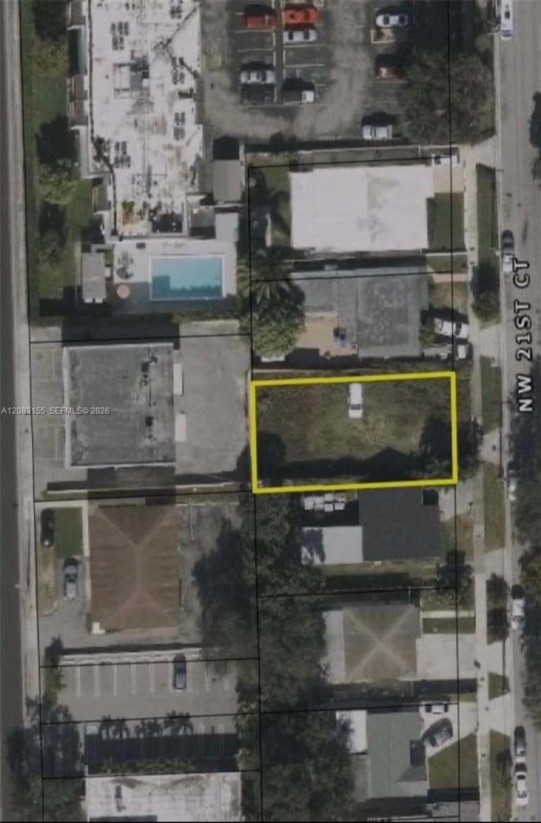 816 NW 21st Ct, Miami, FL 33125 photo 3