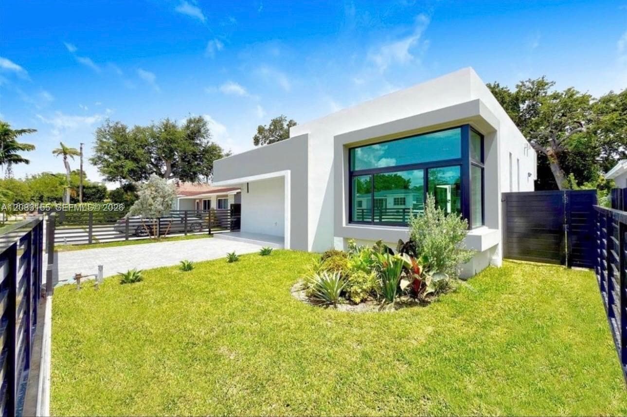 816 NW 21st Ct, Miami, FL 33125 photo 5