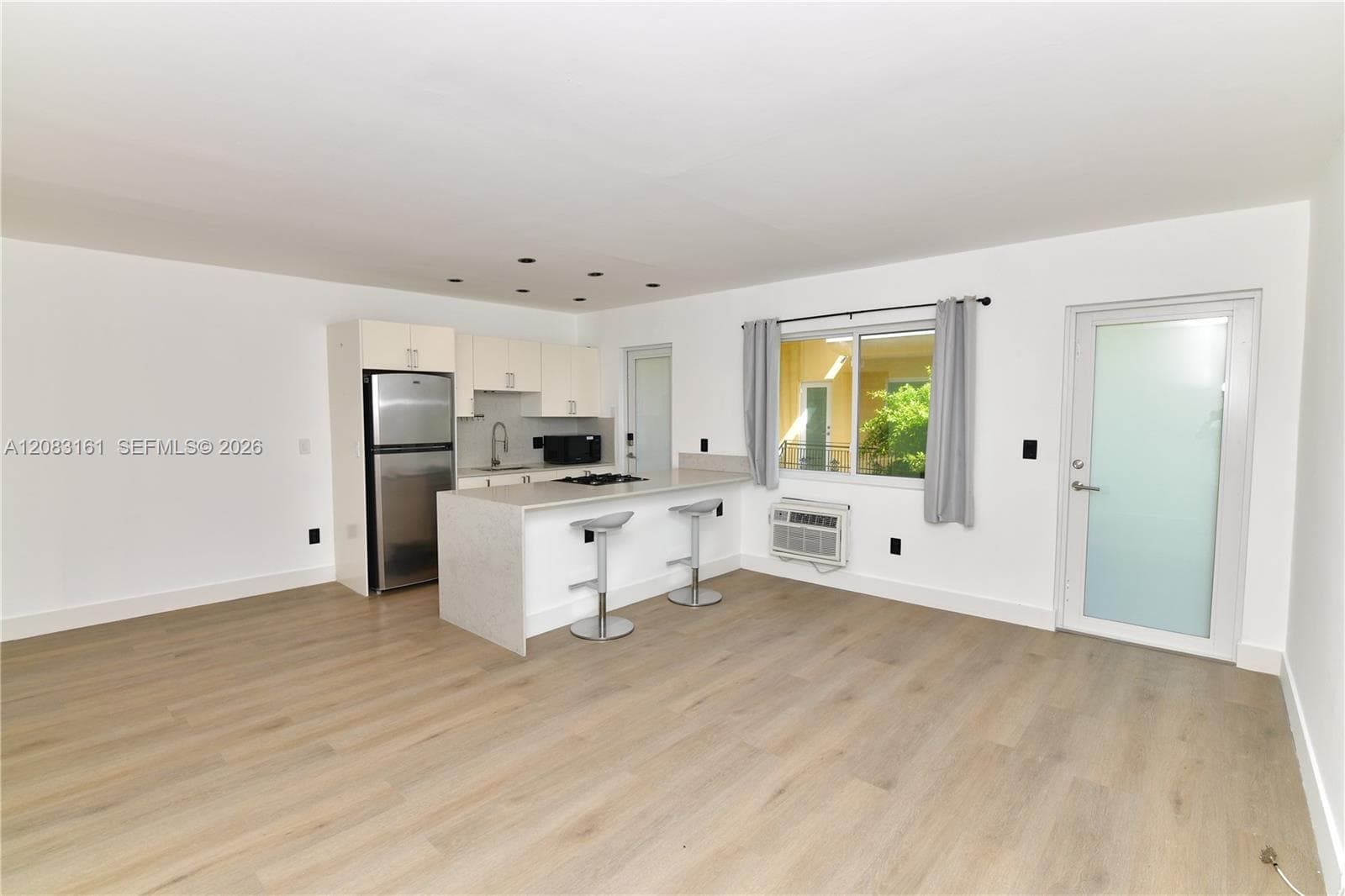 65 N Washington Ave # 25, Miami Beach, FL 33139 photo 3