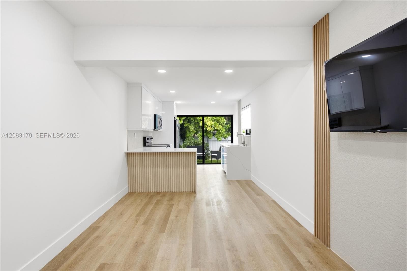 1260 NE 155th St, North Miami Beach, FL 33162 photo 4