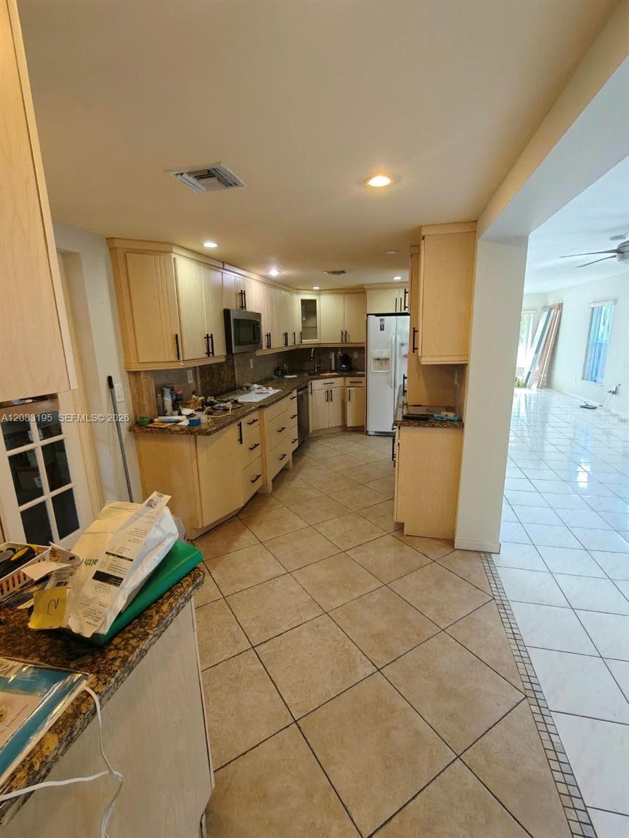 617 NW 58th Ave, Miami, FL 33126 photo 4