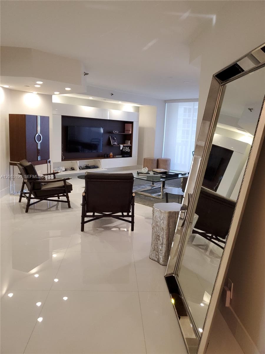 3000 Island Blvd # 2603, Aventura, FL 33160 photo 2