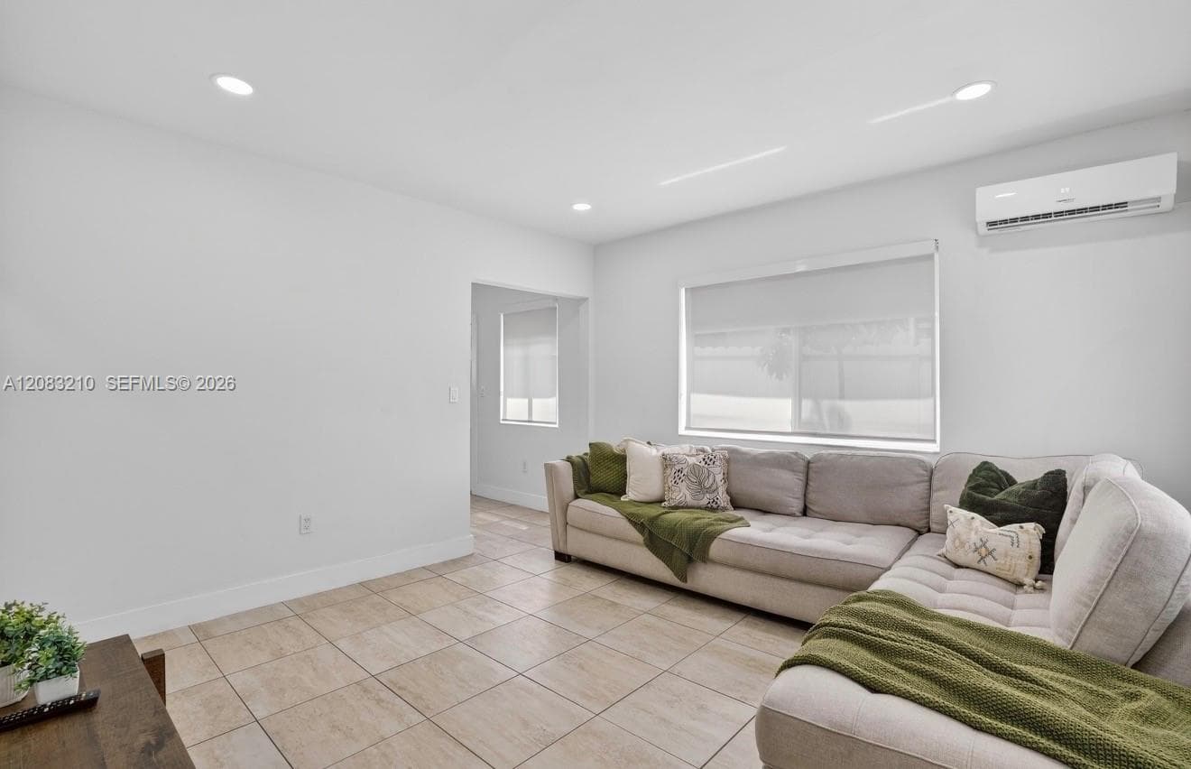 2422 NW 11th St # 1, Miami, FL 33125 photo 3