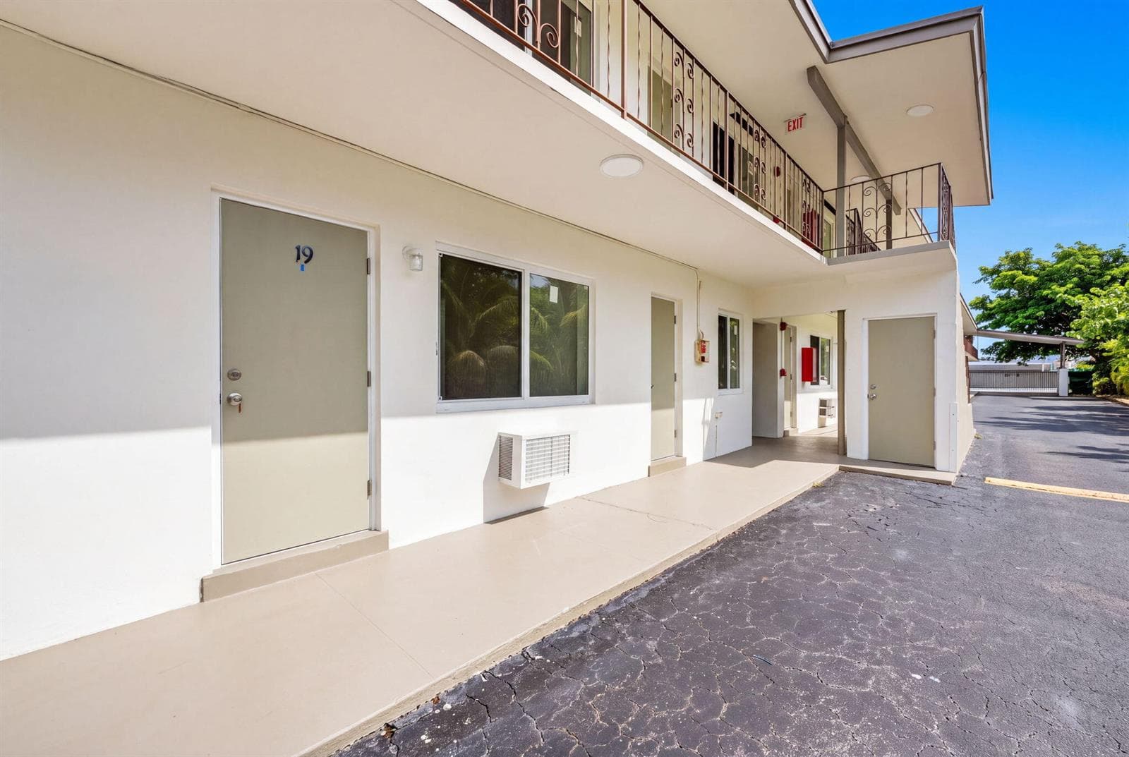 60 NW 79TH Street # 19, Miami, FL 33150