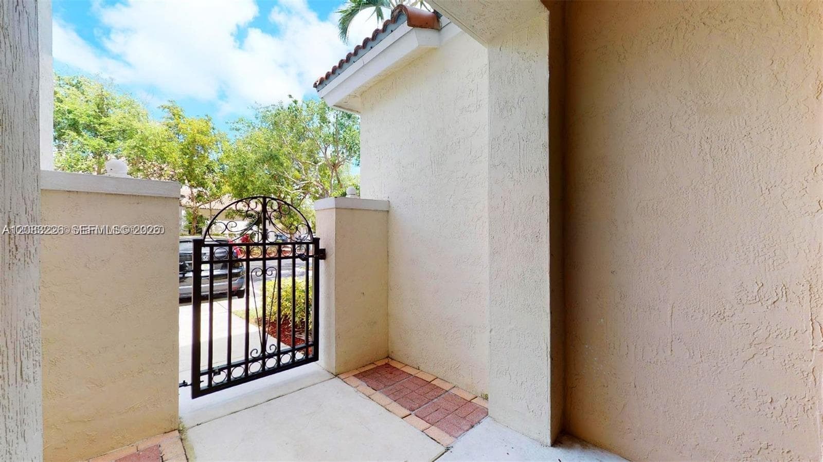 1040 NE 42nd Pl, Homestead, FL 33033 photo 5