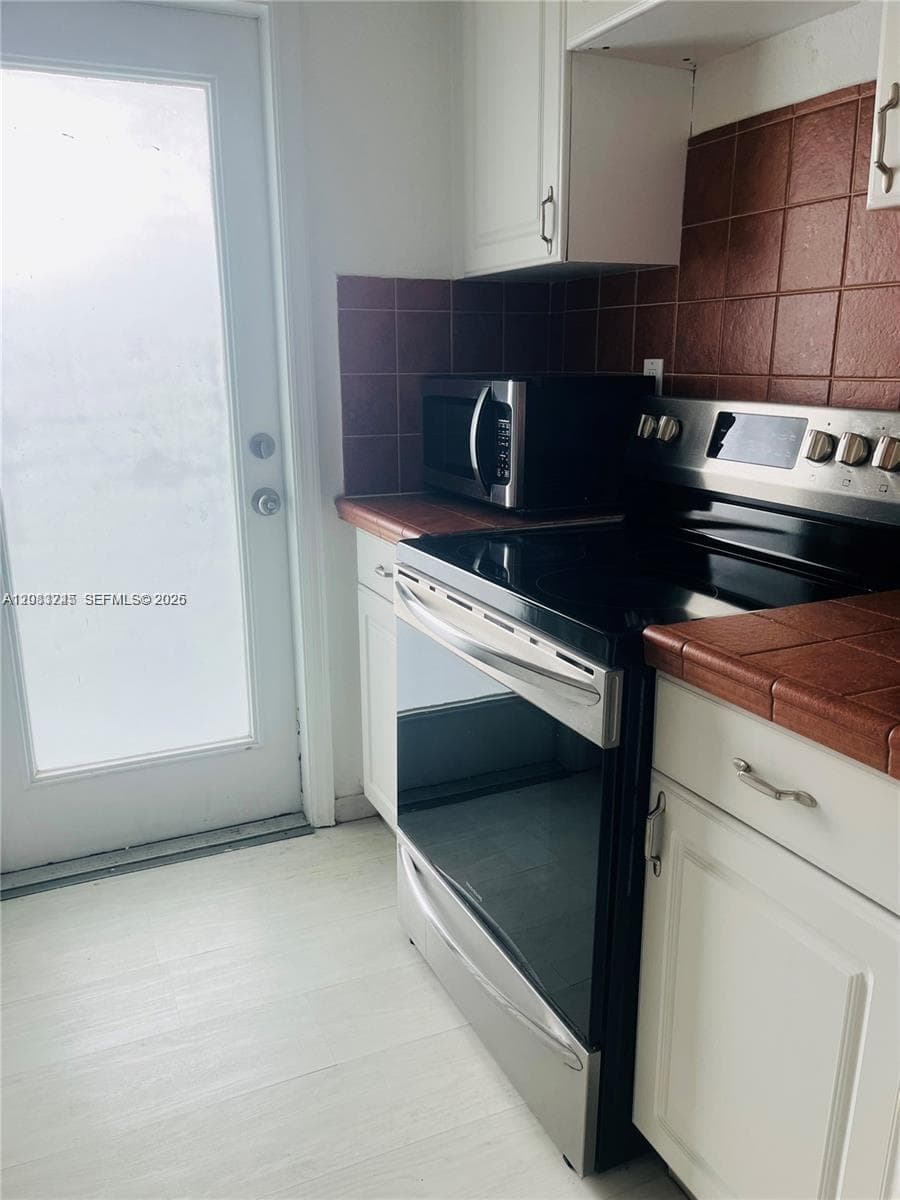 7725 CARLYLE AVE # 7, Miami Beach, FL 33141 photo 2