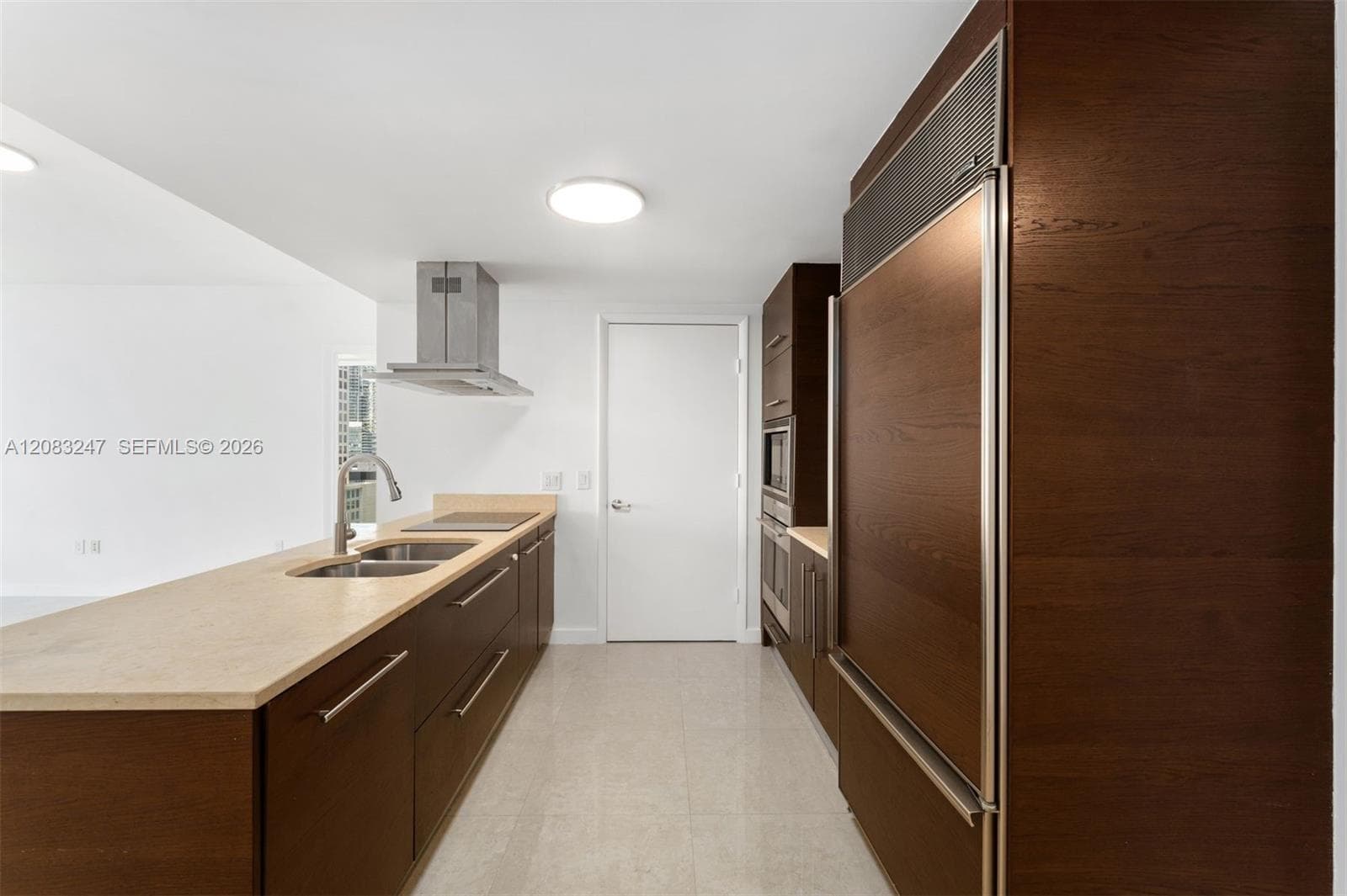 495 Brickell Ave # 1811, Miami, FL 33131 photo 3